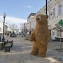 В классике жанра: По Симферополю разгуливает 4-метровый медведь, правда без балалайки