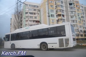 В Керчи столкнулись иномарка и пассажирский автобус