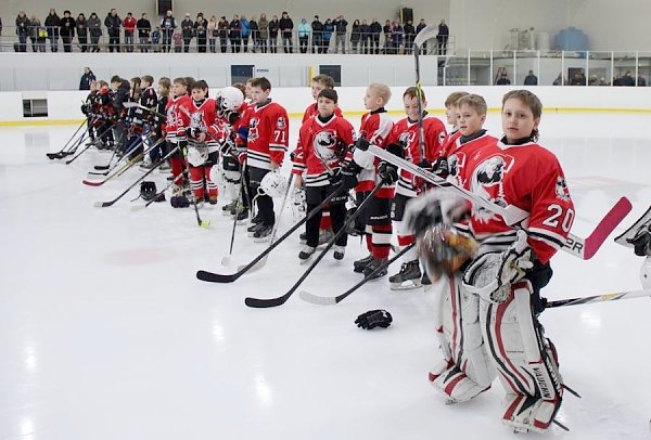 При поддержке КПРФ в Челябинске состоялся детский хоккейный турнир