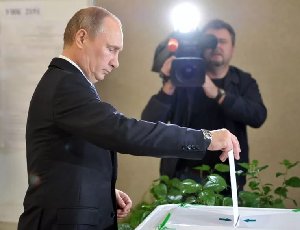 Путин помиловал Оксану Севастиди, получившую 7 лет за СМС по статье о госизмене