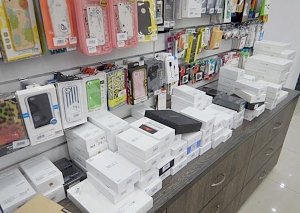 Крымская таможня изъяла у симферопольского предпринимателя более 260 контрабандных мобильных устройств