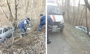 На крымской трассе ВАЗ улетел в кювет