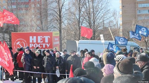 Самарская область. Тольяттинцы голосовали в защиту АВТОВАЗа и за отставку губернатора Меркушкина