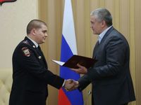 Сергей Аксёнов вручил награды по случаю третьей годовщины Крымской весны