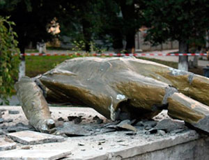 Не одними Романовыми: в Судаке восстановят разрушенный памятник Ленину