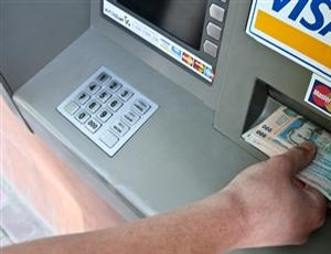 Ответные меры: Сбербанк ограничил банковские операции на Украине