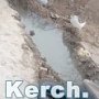 В Керчи из-за ямы водоканала «скорая» не может проехать к ветерану ВОВ