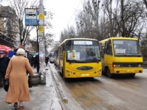 Администрация Симферополя расторгнет договоры с 14 перевозчиками, какие не желают работать вечером