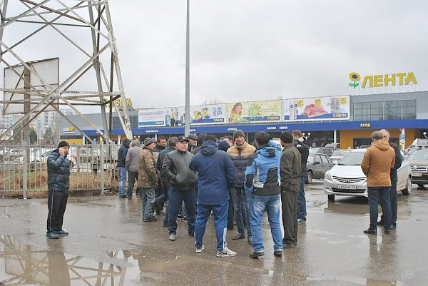 Астраханские коммунисты поддержали акцию дальнобойщиков