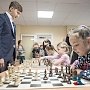 Гроссмейстер Карякин открыл новую шахматно-шашечную школу в столице Крыма