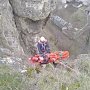 На Петровских скалах спасатели провели учения по транспортировке пострадавшего