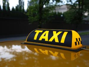 По одной из фирм такси в Евпатории есть запрет деятельности в разных регионах РФ