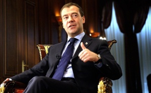 Медведев расщедрился и дали Крыму на дороги