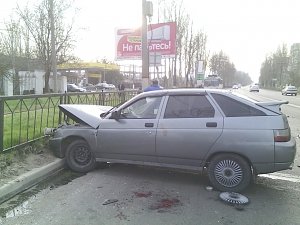 Во вчерашней утренней аварии в Керчи пострадал водитель «ВАЗа»