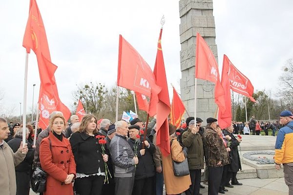 Калининград. Коммунисты отметили годовщину штурма Кенигсберга