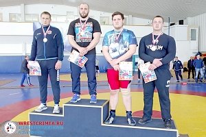 В Алуште прошёл чемпионат по греко-римской борьбе между сильнейших борцов полуострова