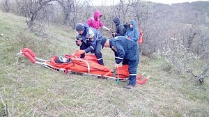Крымские спасатели оказали помощь в горах двум пожилым туристкам