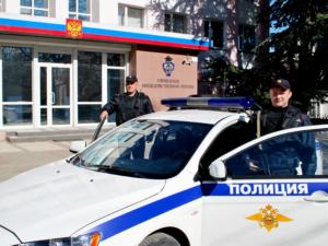 В столице Крыма женщина пыталась украсть из гипермаркета колбасу и сыр