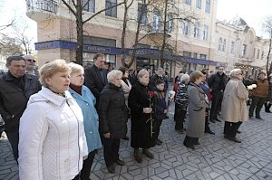 Симферопольские актёры почтили память героев подпольной группы «Сокол»