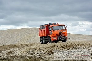 Половина необходимого для автоподходов к Крымскому мосту песка и щебня уже поступила на производственные площадки возле Керчи