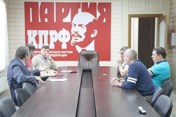 Борьба против «Платона» продолжается: Грузоперевозчики обратились к лидерам КПРФ в Новосибирске