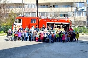 Уроки для подрастающего поколения продолжаются