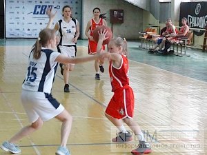 «Орлан» победил команду КФУ и закрепил лидерство в женском баскетбольном чемпионате Крыма