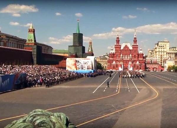 Мавзолей Ленина снова задрапируют ко Дню Победы