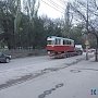 Психологическая атака для жителей столицы: в центре Симферополя эвакуатор увёз трамвай