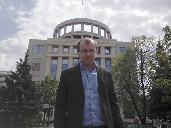 Юристы КПРФ обжаловали в Мосгорсуде «полицейский произвол» в отношении комсомольца Петермана