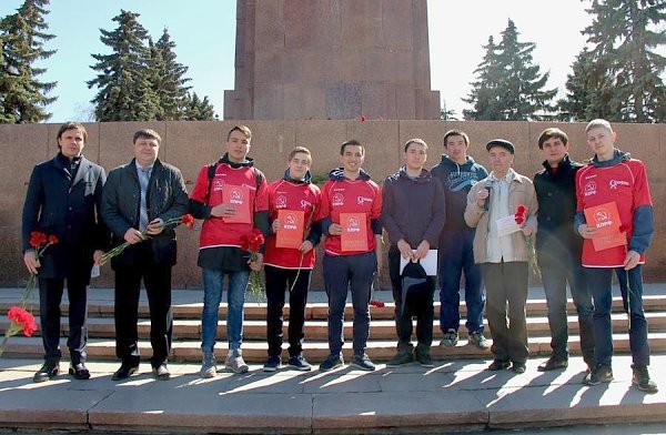 Челябинская команда "КПРФ" стала победителем городского турнира по мини-футболу между любительских команд