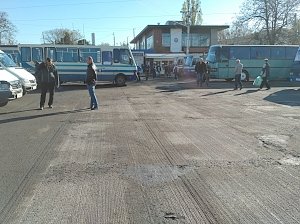 В столице Крыма ремонтируют дорогу на автостанции «Курортная»
