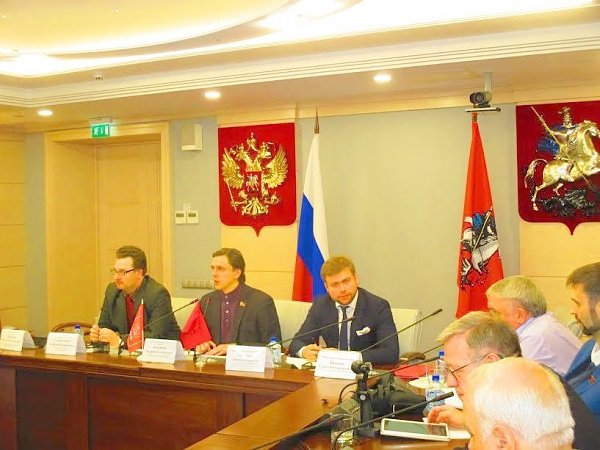 Фракция КПРФ в Мосгордуме сделала публичное обсуждение политики реновации в столице России