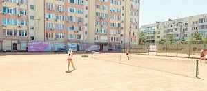 В крымском теннисе стартовал горячий сезон