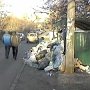 Активисты и общественники выгрузили мусор под ворота глав муниципалитетов