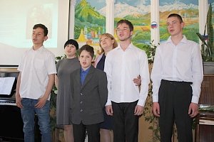 В центре содействия семейному воспитанию Севастополя дети исполнили фронтовые песни