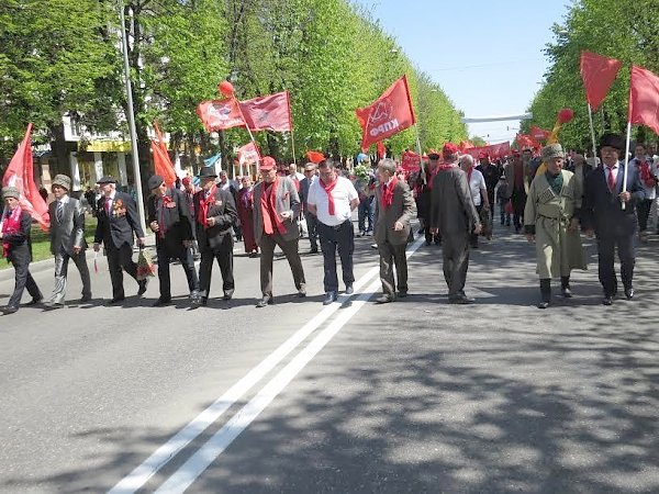 Кабардино-Балкария. В Нальчике горожане присоединялись к колонне коммунистов