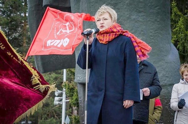 На первомайском митинге в Северске жители поддержали кандидатуру Натальи Барышниковой на пост губернатора региона