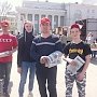 В Саратове прошёл комсомольский флэшмоб «Красная карусель»
