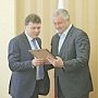 Сергей Аксёнов вручил грамоты и благодарности членам антитеррористической комиссии в Республике Крым