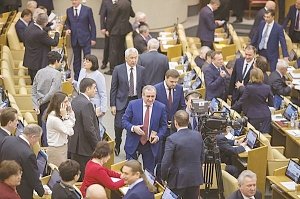 Парламентарии желают, чтобы чиновники принимали их без очереди