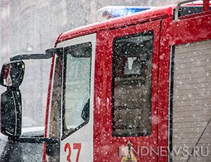В Керчи пожарная машина врезалась в легковушку: есть погибший