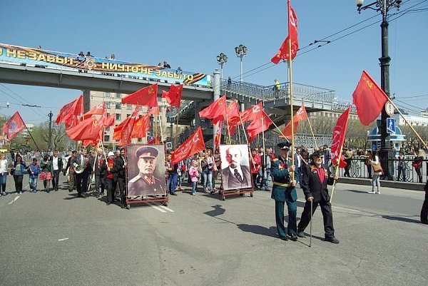 Хабаровский край. День Победы в красном цвете