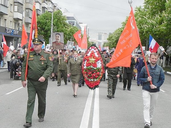 Белгородские коммунисты и союзники партии приняли участие в шествии «Бессмертного полка»