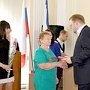 Дмитрий Полонский наградил крымских медсестер знаком отличия «За милосердие имени Даши Севастопольской»