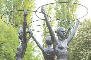 «Три Грации» в Гагаринском парке Симферополя станут ещё «грациозней» с новыми металлическими обручами