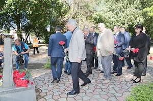 В Симферополе проходят мероприятия, приуроченные ко Дню памяти жертв депортации из Крыма