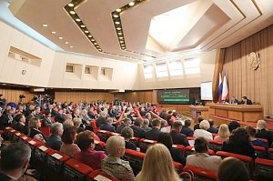 Депутаты Госсовета Крыма обсудили вопросы оздоровления детей в 2017 году и перспективы развития физкультуры и спорта в республике