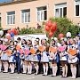 Крымские парламентарии приняли участие в праздновании Последнего звонка в школах республики