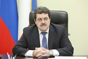 Заместитель Председателя Госсовета РК Ремзи Ильясов провел прием граждан по личным вопросам